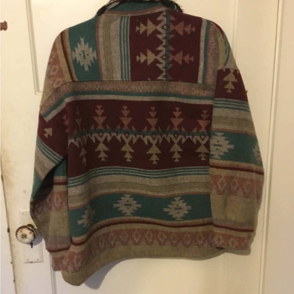 Women’s Aztec Jacket - Picture 2 of 3